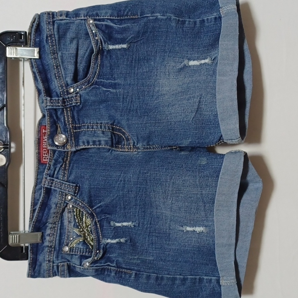 RED RIVET JEAN SHORTS SIZE 13